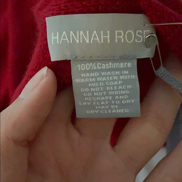 Red cashmere scarf - Picture 3 of 3